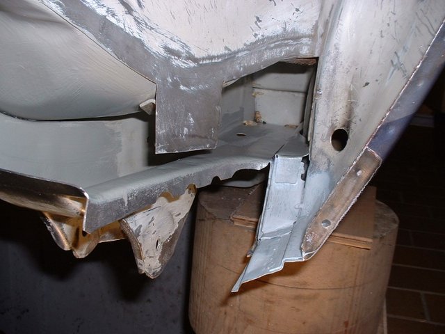 DSCF0002 (Andere).JPG (114.48 KiB) 43776 mal betrachtet Hier auch etwas gezaubert, Innenradlauf unten Blech neu...