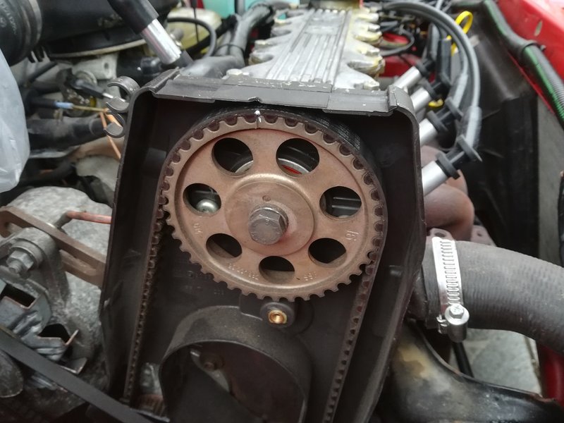 NockenwellenradOTMarkierung.jpg (208.32 KiB) 17996 mal betrachtet Kurbelwelle samt Nockenwelle und NW-Rad auf OT stellen, sicherheitshalber farblich markiert...