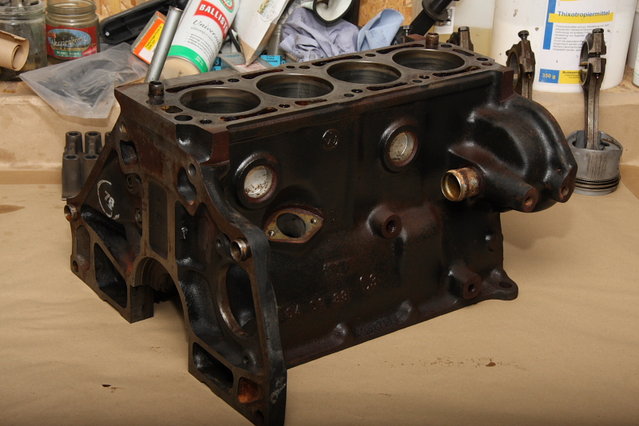 cors349.JPG (422.67 KiB) 15655 mal betrachtet Motorblock original