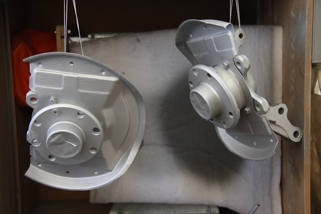 cors431.JPG (325.76 KiB) 49756 mal betrachtet Achsschenkel gelackt