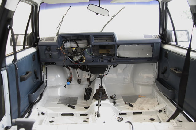 cors465.JPG (321.67 KiB) 37373 mal betrachtet Amaturenbrett ist vorerst mal drin