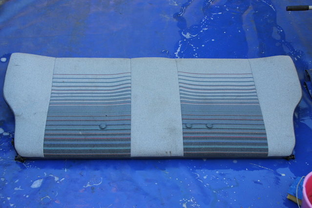 cors483.JPG (457.53 KiB) 77838 mal betrachtet Rücksitzbank vorher...